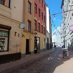 Historic Old Town Escape Cozy Two Bedrooms Perfect Location *