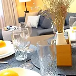 Dzīvoklis Historic Old Town Escape Cozy Two Bedrooms Perfect Location Riga