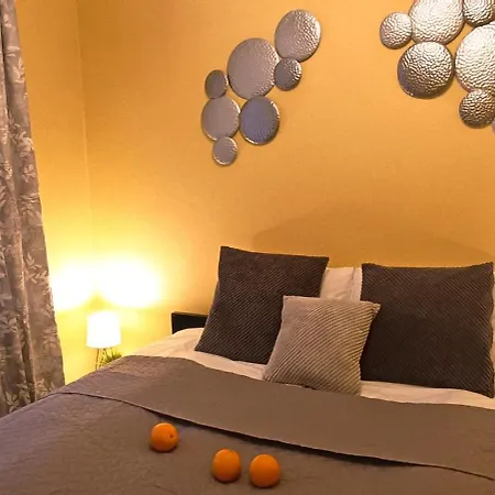 Historic Old Town Escape Cozy 2 Bedrooms Perfect Location Апартаменты *