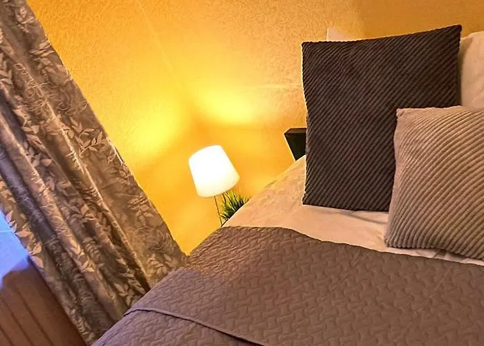 Апартаменты Historic Old Town Escape Cozy 2 Bedrooms Perfect Location *