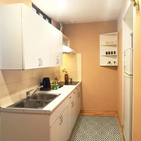 Historic Old Town Escape Cozy 2 Bedrooms Perfect Location Рига