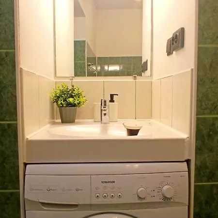 Historic Old Town Escape Cozy 2 Bedrooms Perfect Location Рига